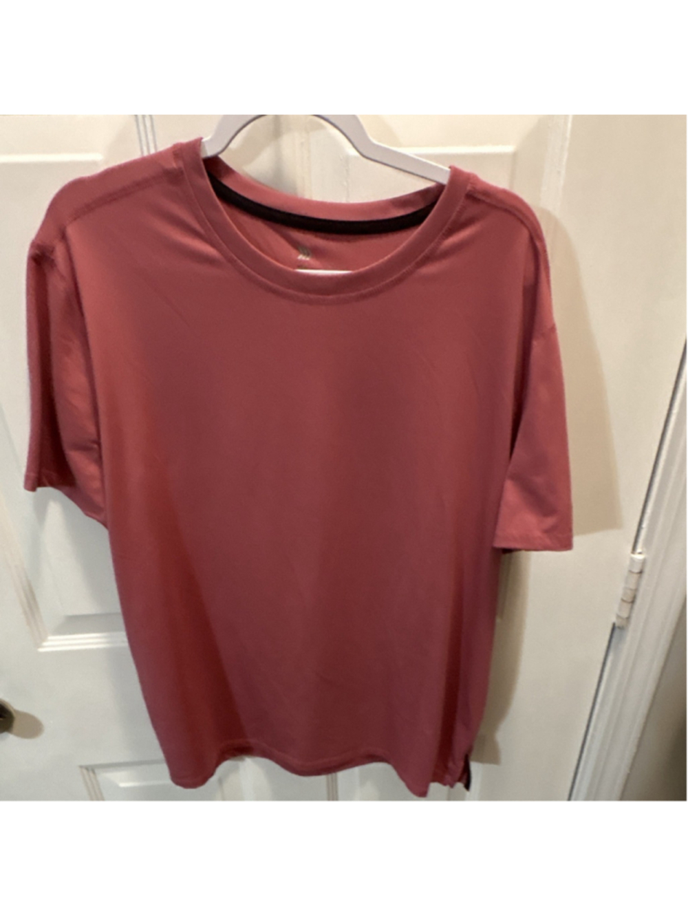 All in Motion woman’s XL pink Lightweight Short Sleeve Activewear T-Shirt